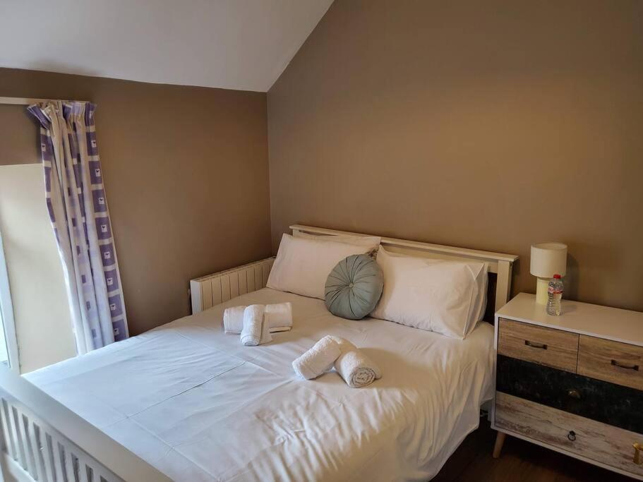 Apt. 2 - Town Centre Apartment Bagenalstown 외부 사진